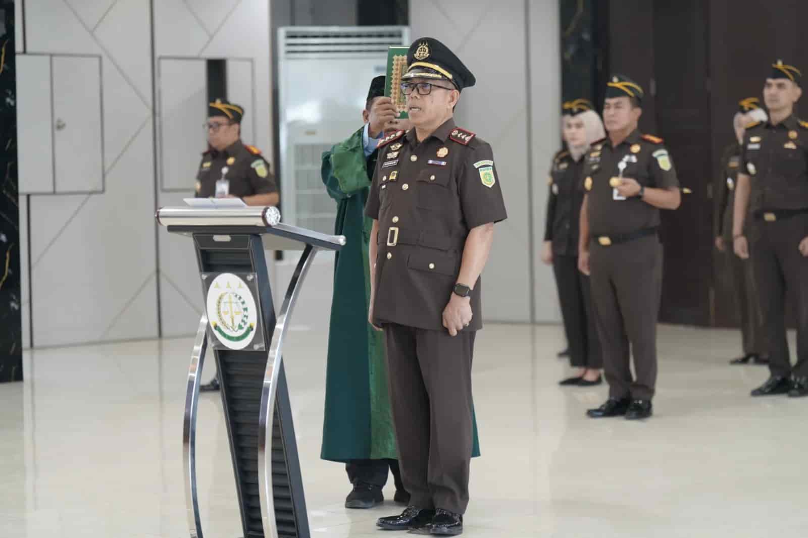 Kepala Kejaksaan Tinggi Sulawesi Selatan Muhammad Syarifuddin berbicara saat pelantikan pejabat