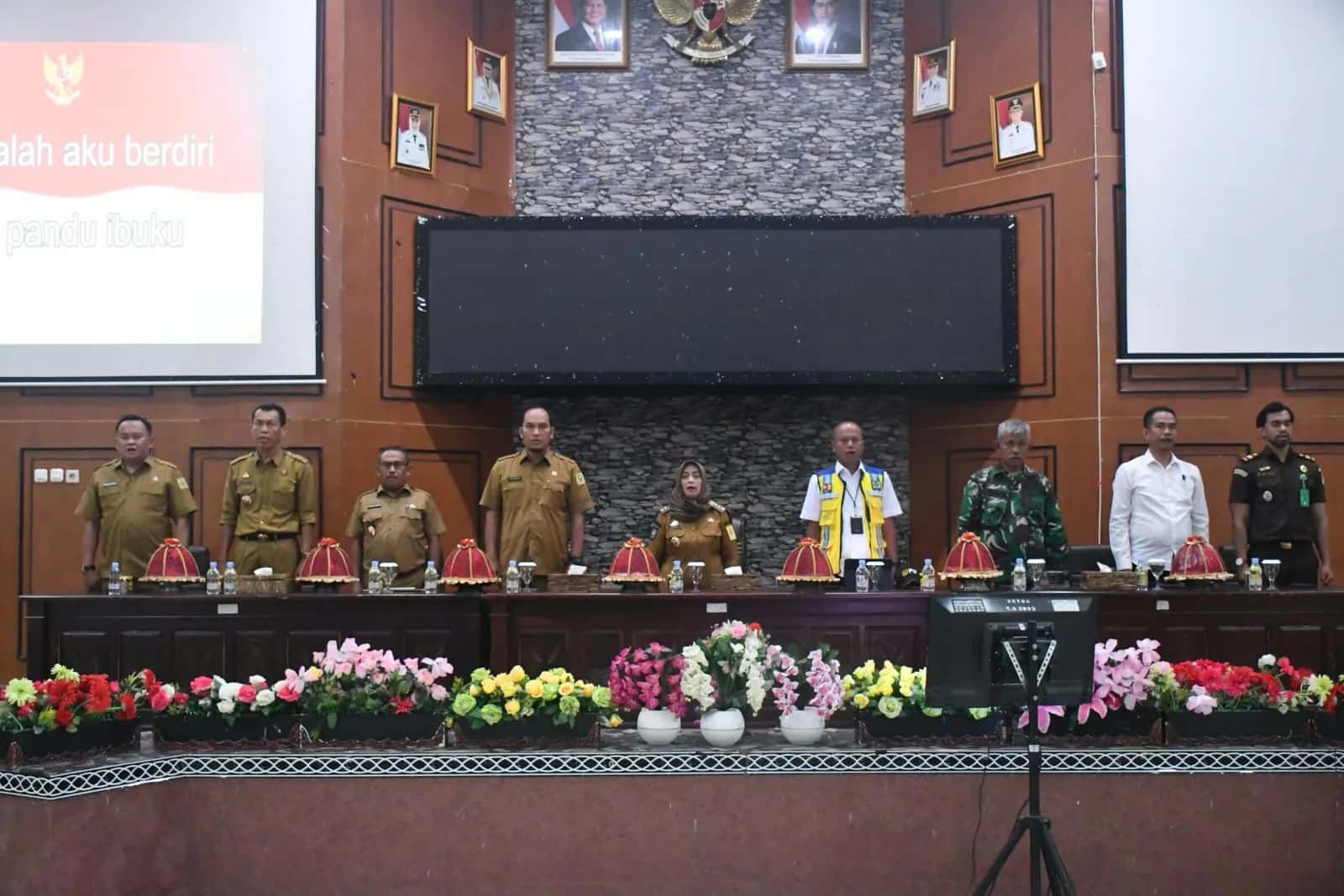 Bupati Sinjai Ratnawati Arif membuka sosialisasi rehabilitasi jaringan irigasi di Ruang Pola