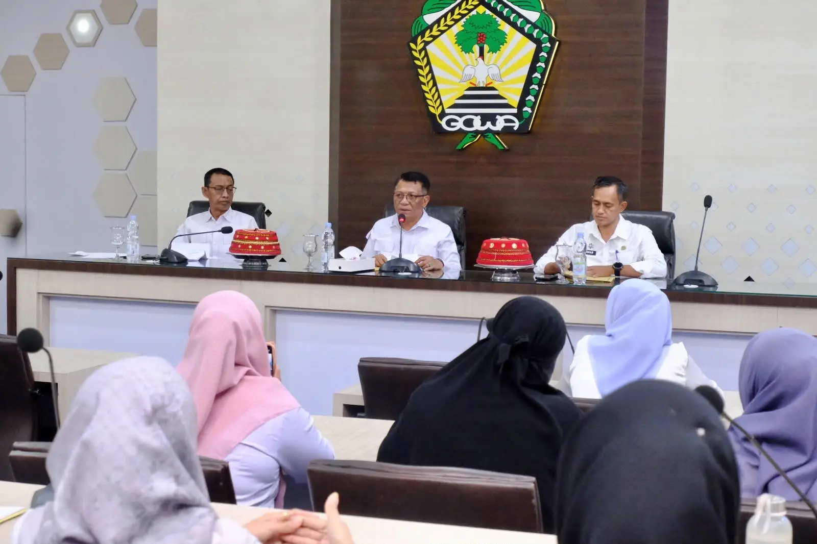Andy Azis Peter membuka rapat koordinasi TPID Kabupaten Gowa di Baruga Karaeng Pattingalloang