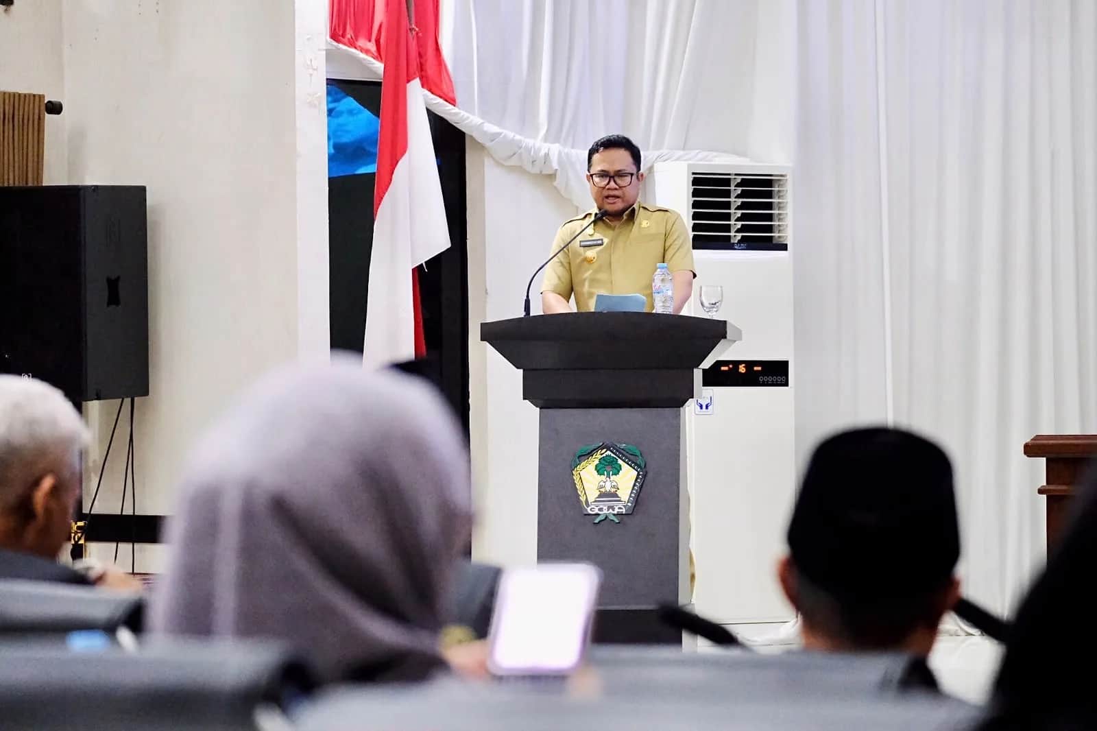 Wakil Bupati Gowa Darmawangsyah Muin berbicara dalam rapat paripurna DPRD Gowa