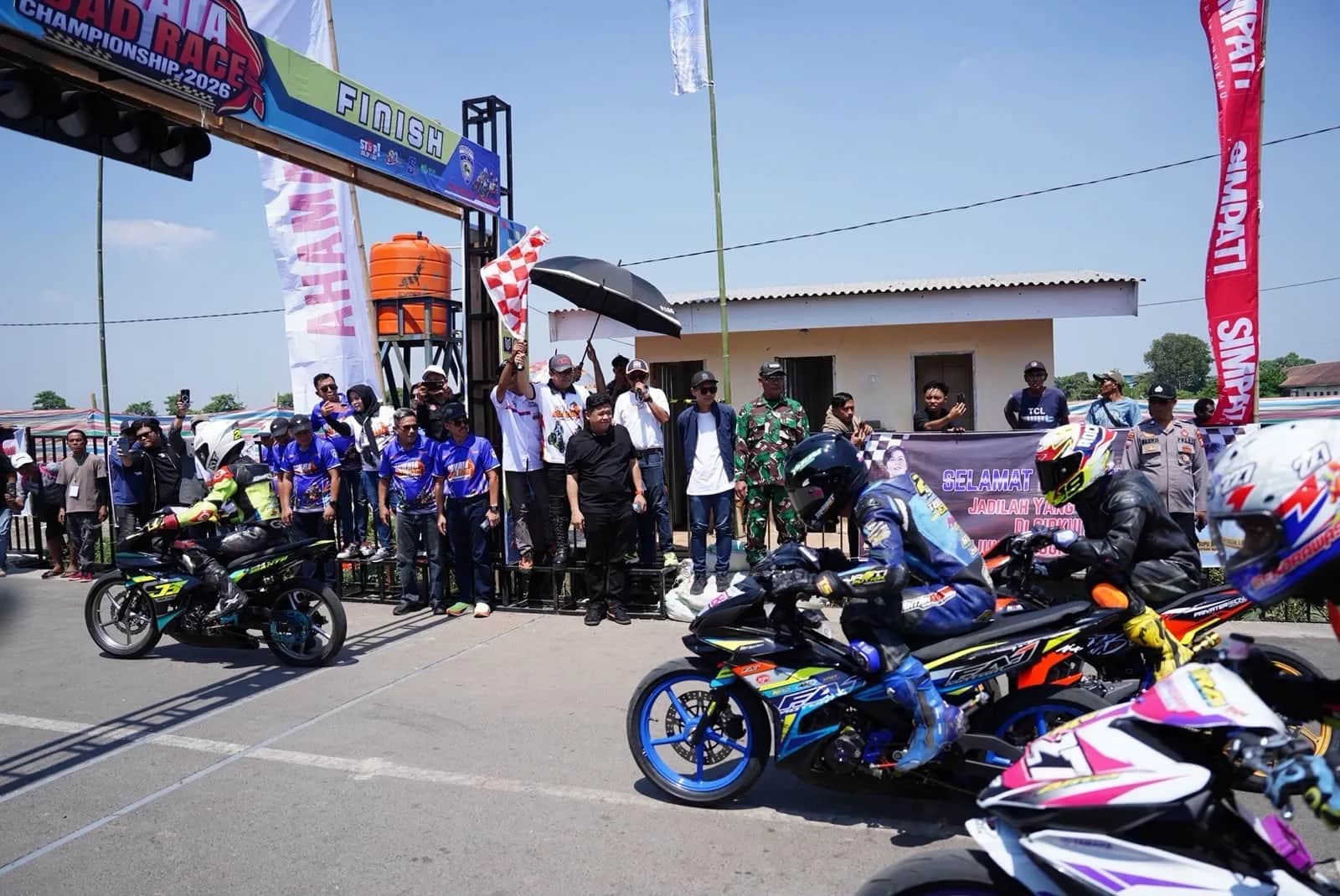 Darmawangsyah Muin mengibarkan start Gowata Road Race Championship di Pallangga