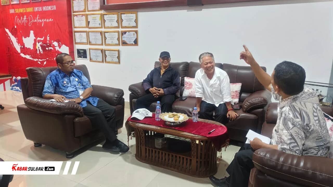 Tim Kanwil Kemenkum Sulbar menerima konsultasi pendirian perkumpulan di Mamuju