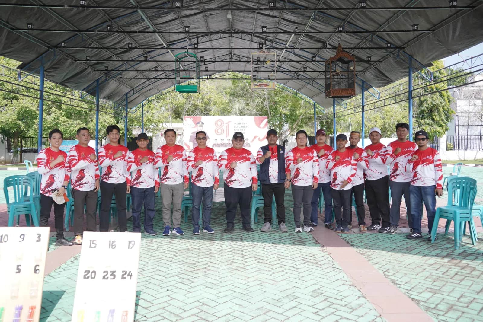 Pembukaan Lomba Burung Berkicau Kajari Luwu Cup I di halaman Kejari Luwu