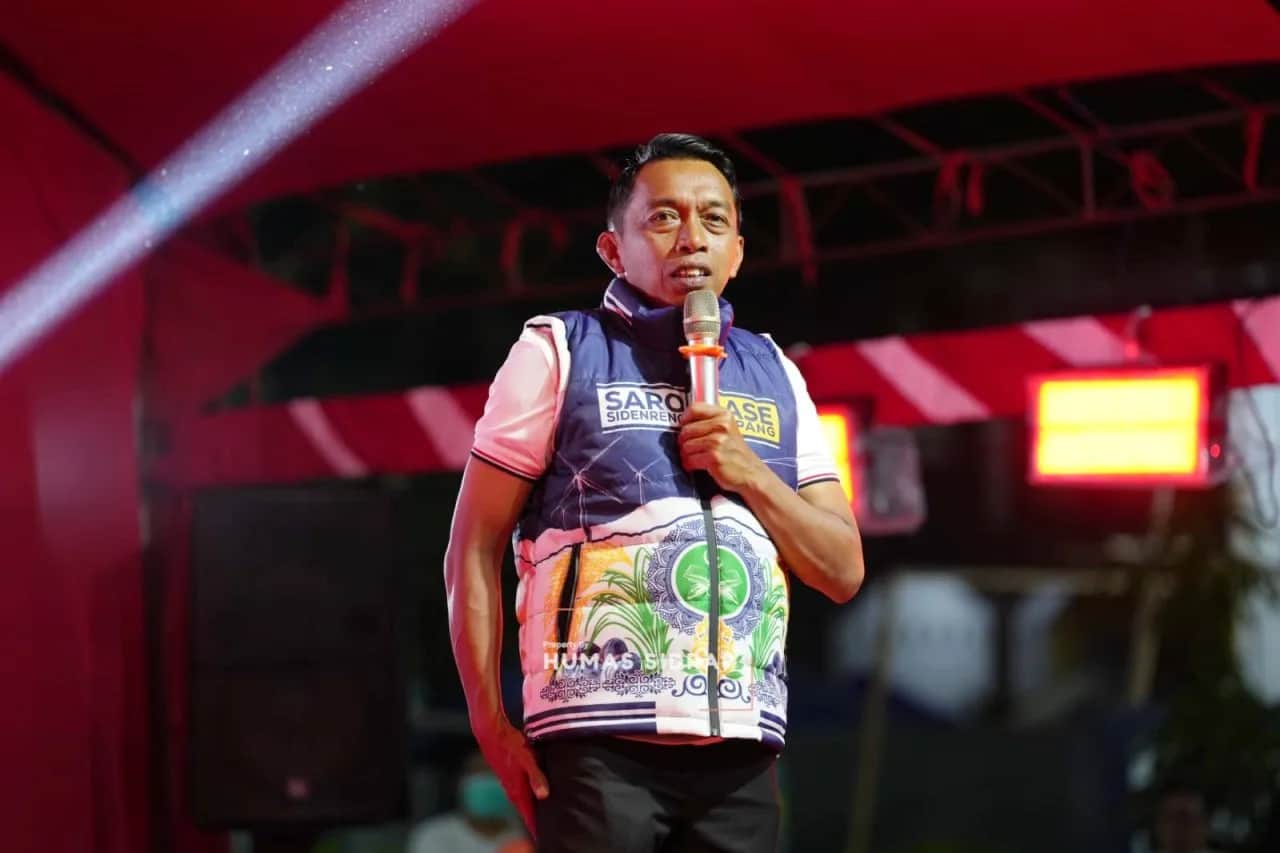 Bupati Sidrap membuka panggung kreativitas HUT RI di Taman Usman Isa