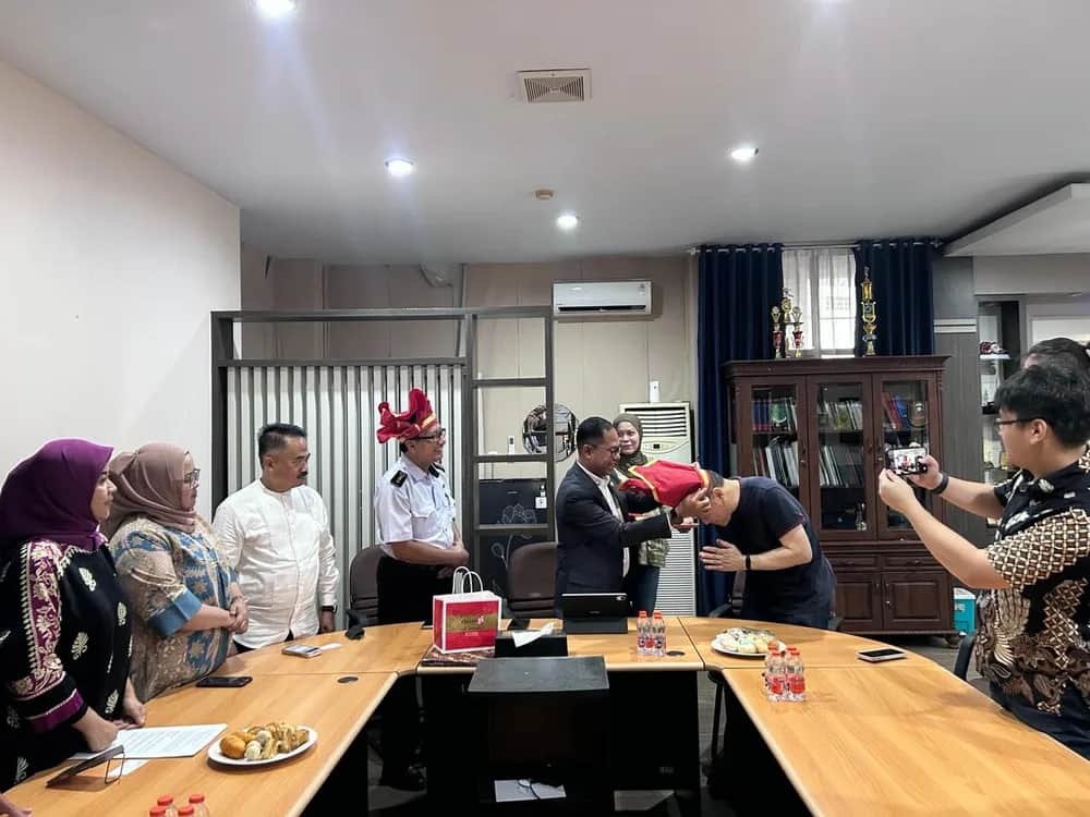 Pelaksana tugas Kepala Dinas Perpustakaan dan Kearsipan Sulsel Muh Jufri dalam kegiatan arsip maritim Bugis-Makassar di Makassar