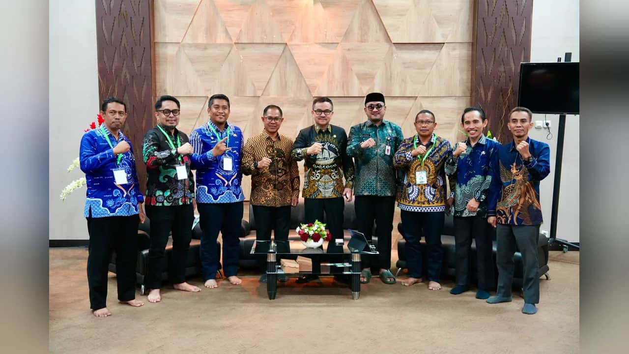 Jufri Rahman memimpin wawancara akhir calon Sekda Jeneponto di Makassar