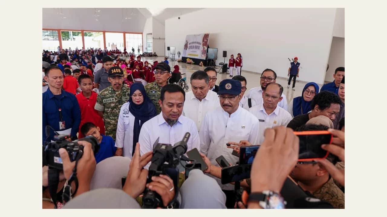 Gubernur Sulsel Andi Sudirman Sulaiman mendampingi Menteri Sosial Saifullah Yusuf di Sekolah Rakyat Terintegrasi 3 Sudiang