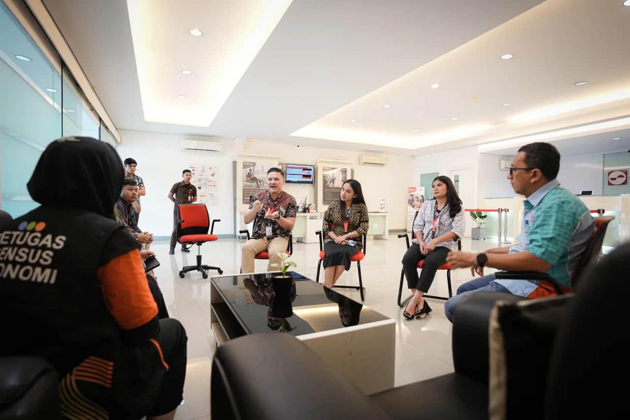 Tim Pemprov Sulbar dan BPS Sulbar memantau pendataan Sensus Ekonomi 2026 di Mamuju