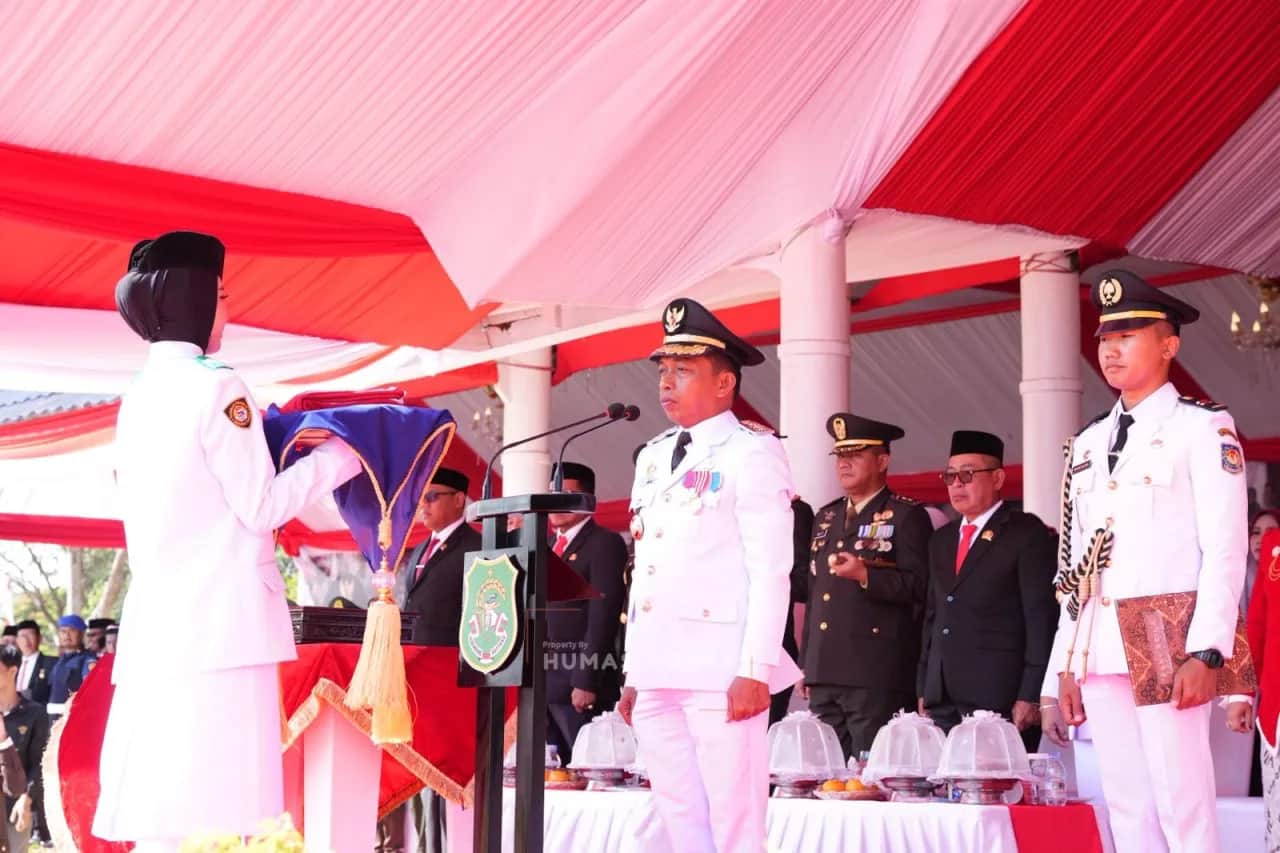 Upacara detik-detik Proklamasi HUT RI di Lapangan Kompleks SKPD Sidrap