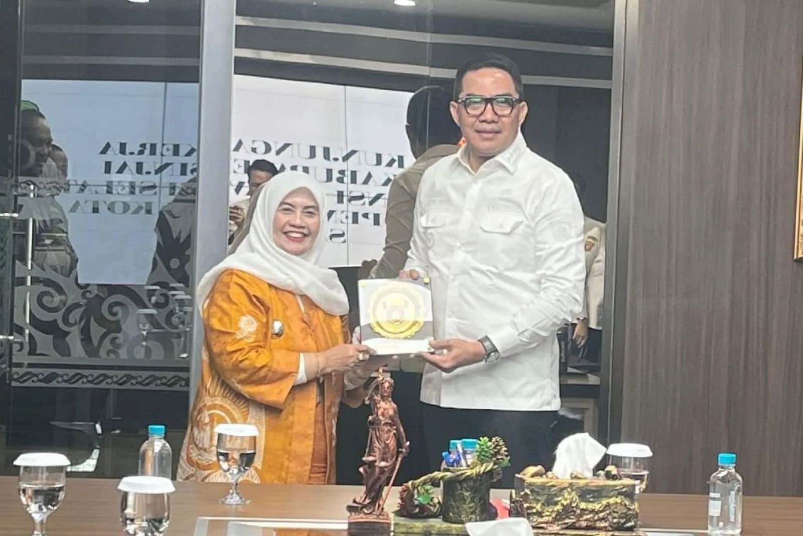 Ratnawati Arif bertemu Andi Harun di Kantor Wali Kota Samarinda
