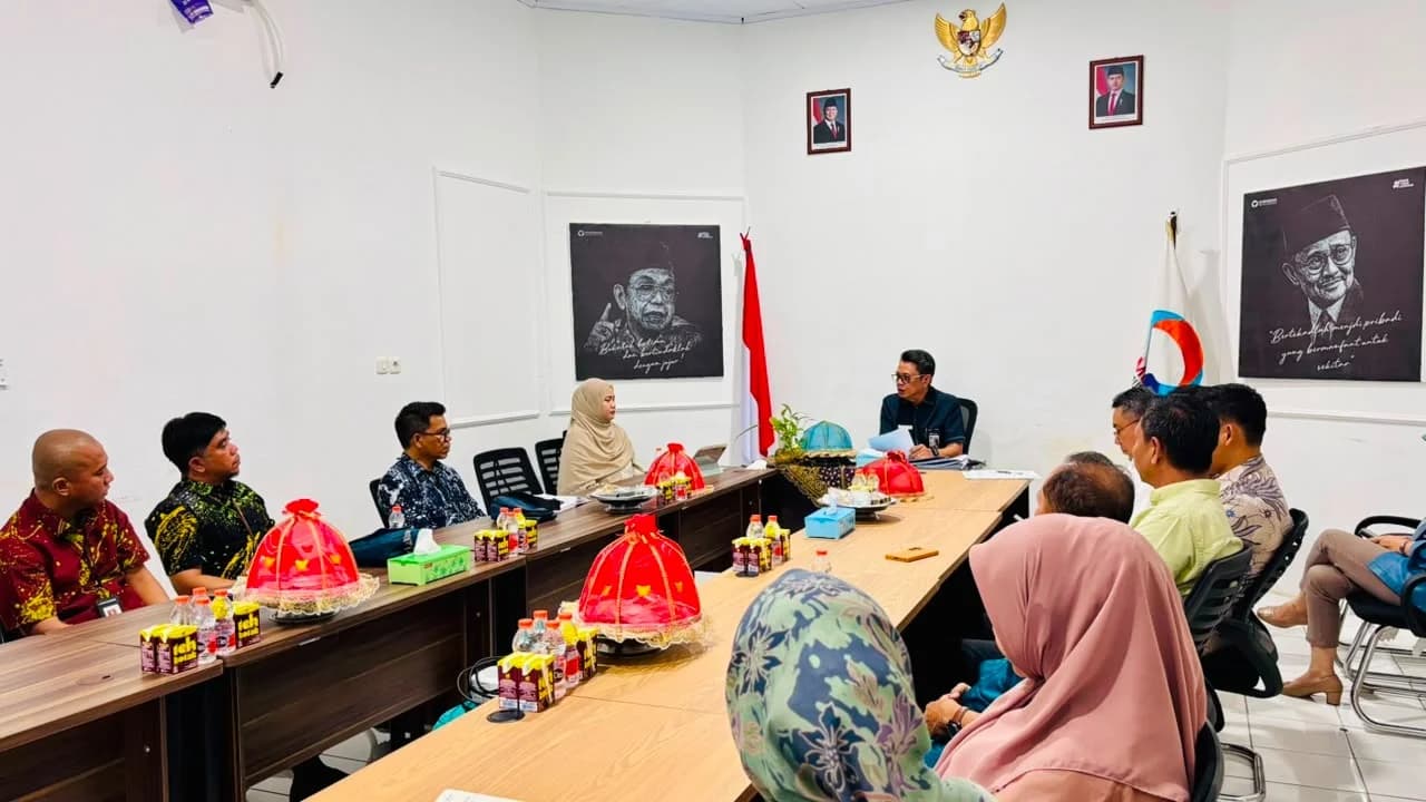 Pertemuan penyerahan laporan hasil pemeriksaan Ombudsman Sulsel kepada instansi layanan kesehatan dan sosial di Makassar