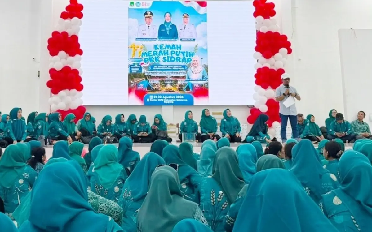 Kader PKK Sidrap mengikuti penutupan Perkemahan Merah Putih