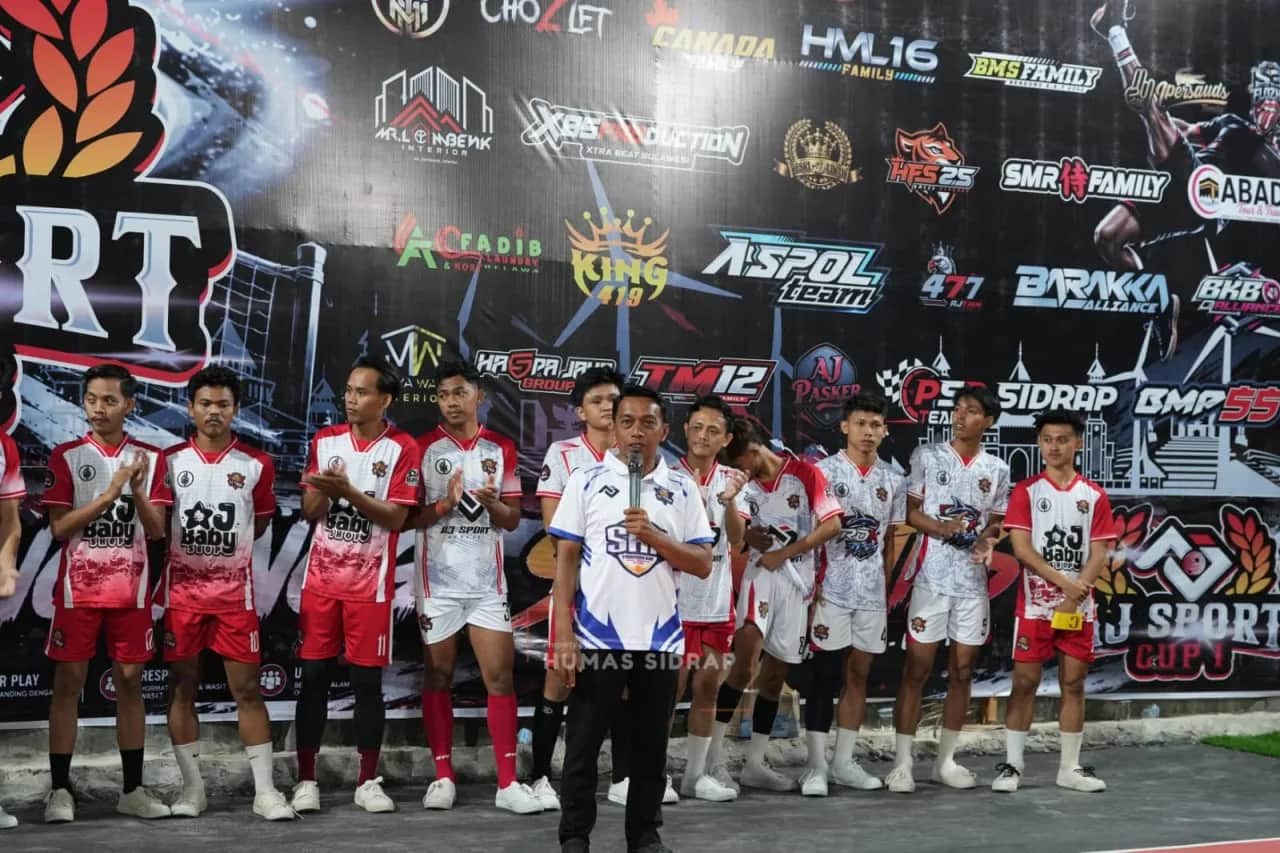 Bupati Sidrap membuka Turnamen Takraw AJ Sport Cup I di Lapangan AJ Sport Desa Mojong